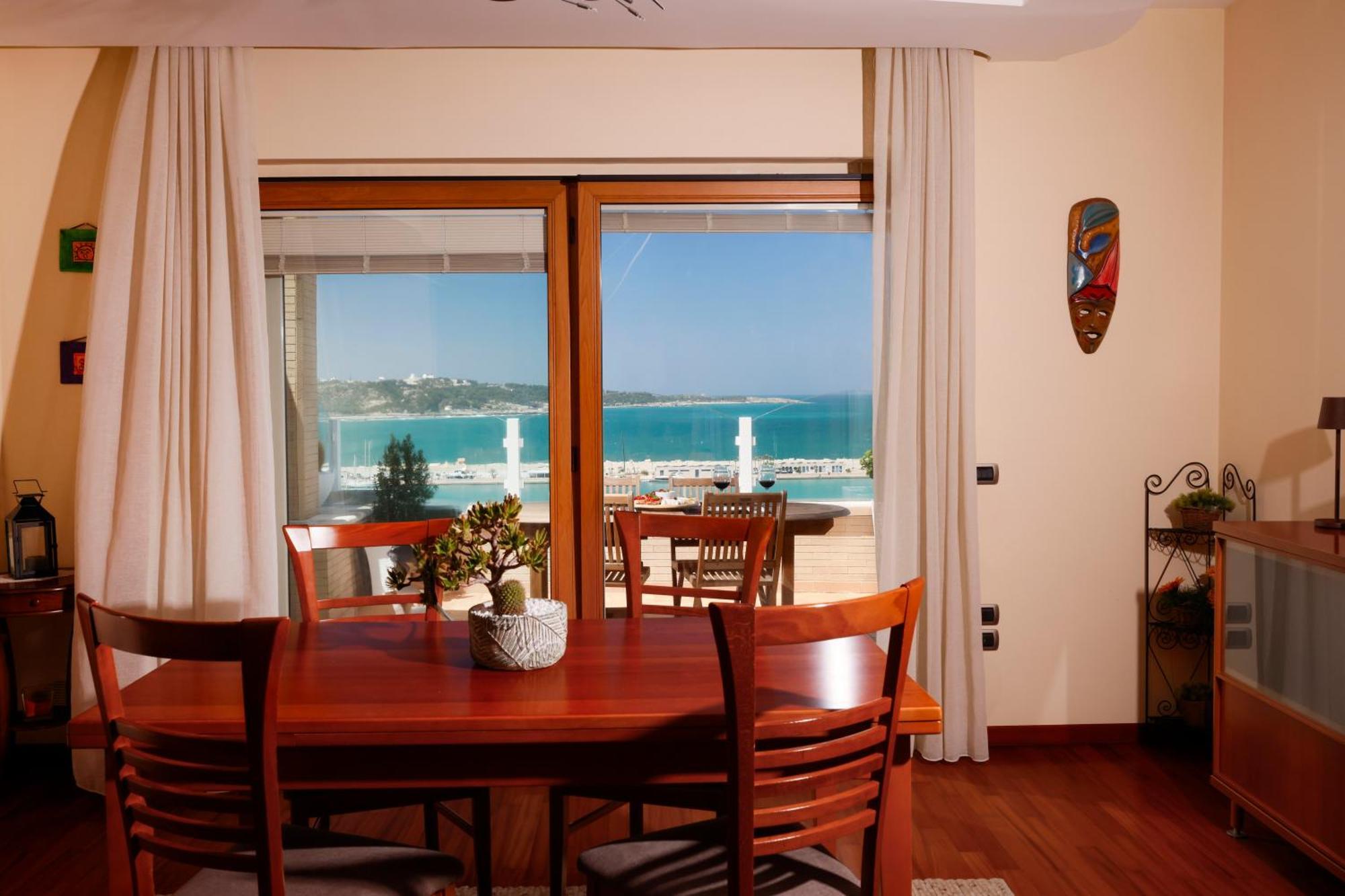L'Attico Sul Mare - Exclusive Penthouse, Vieste Ruang foto