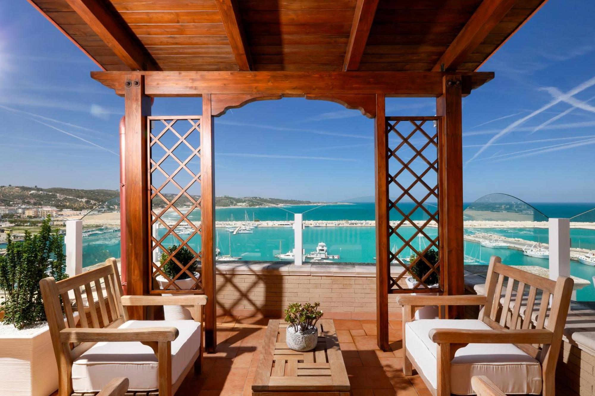 L'Attico Sul Mare - Exclusive Penthouse, Vieste Ruang foto