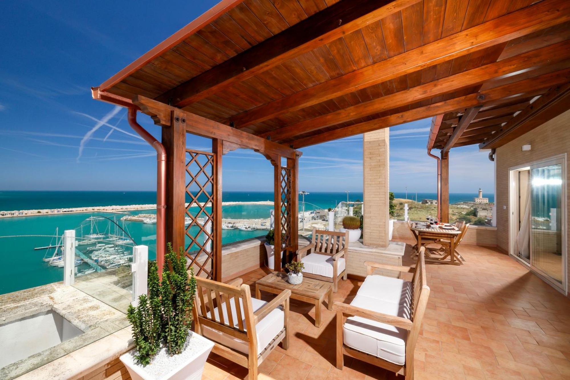 L'Attico Sul Mare - Exclusive Penthouse, Vieste Ruang foto